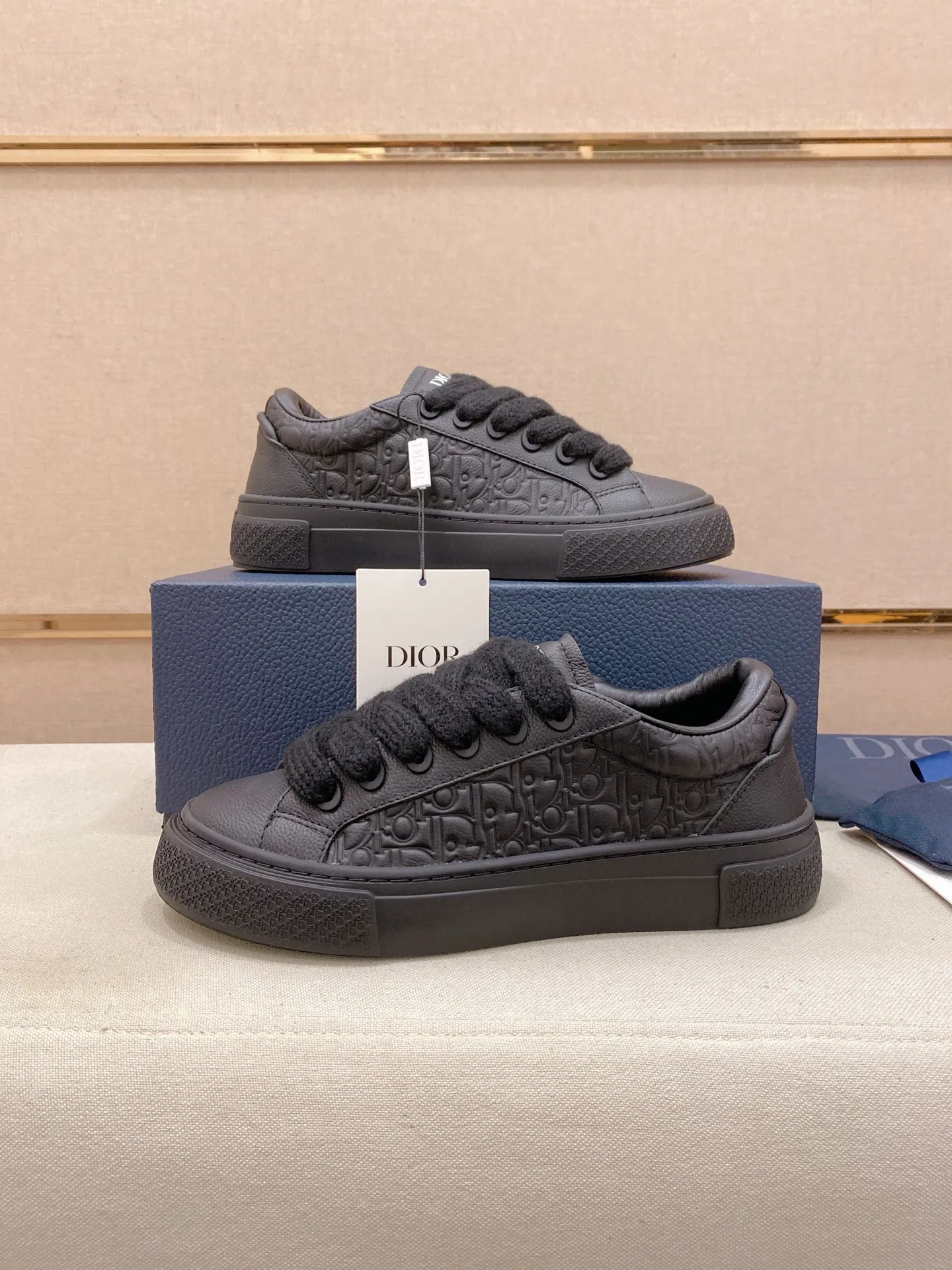 Factory price: 300 Men's shoes 💰[Dior·Dior] Top 🔍Couple style 💏🔍New casual sports style couple shoes, new four-season design, perfect workmanship, lace-up lazy style to create cabinet quality, upper: imported first-layer cowhide, sheepskin lining is soft and comfortable, ultra-light TPU wear-resistant outsole, simple, versatile fashion men's shoes, excellent color code number 35--44